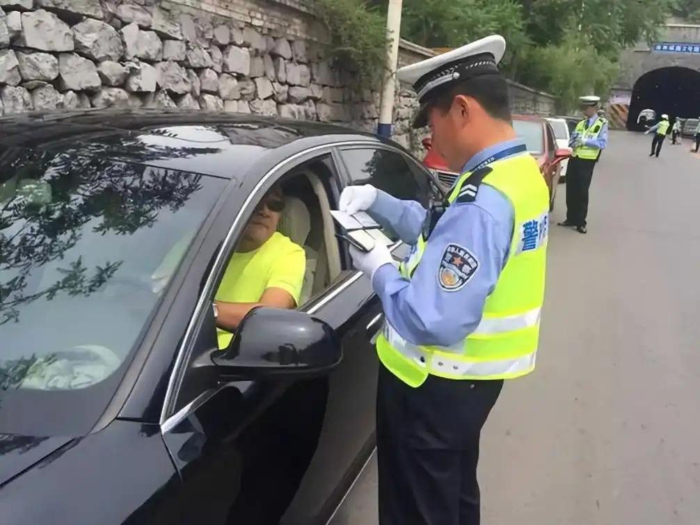 限号限行与环保_取消私家车限行政策_电动车管理依然严格的原因