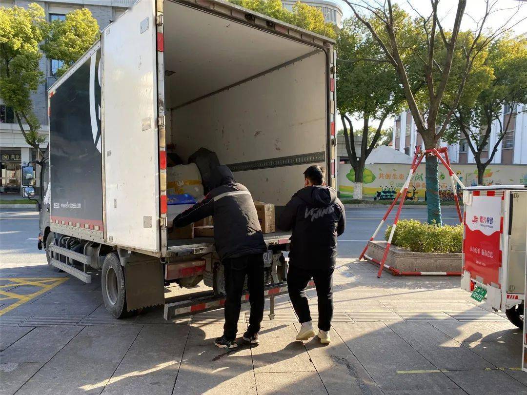 详细阅读:春节快递停运?嘉兴顺丰不涨价但收资源费 春节快递停运?嘉兴顺丰不涨价但收资源费