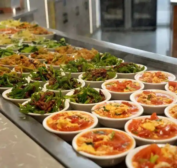 高速服务区餐饮告别凑合，从歇脚变打卡